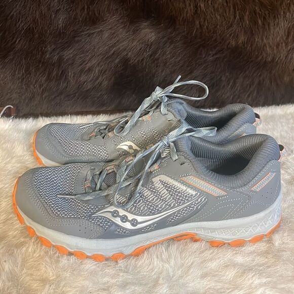 Saucony running shoes 10.5 (5000E) main image 5